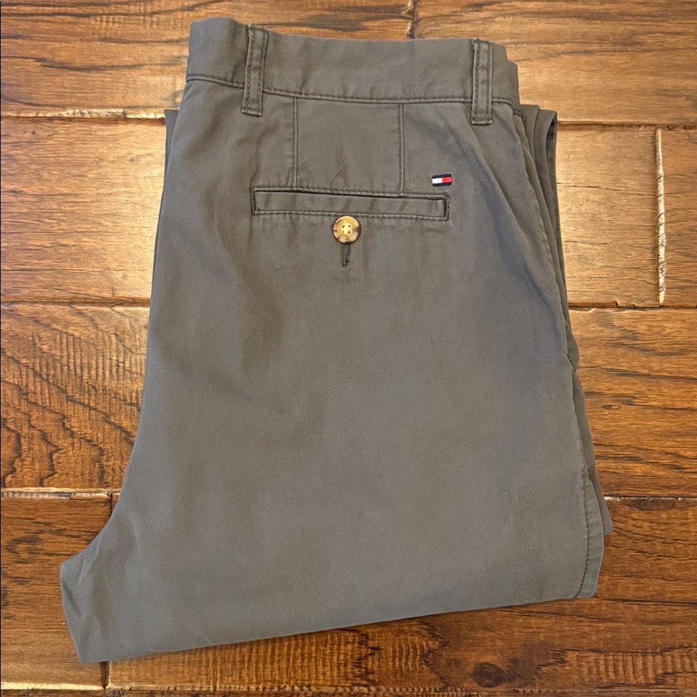 Tommy Hilfiger Men's Gray Chinos